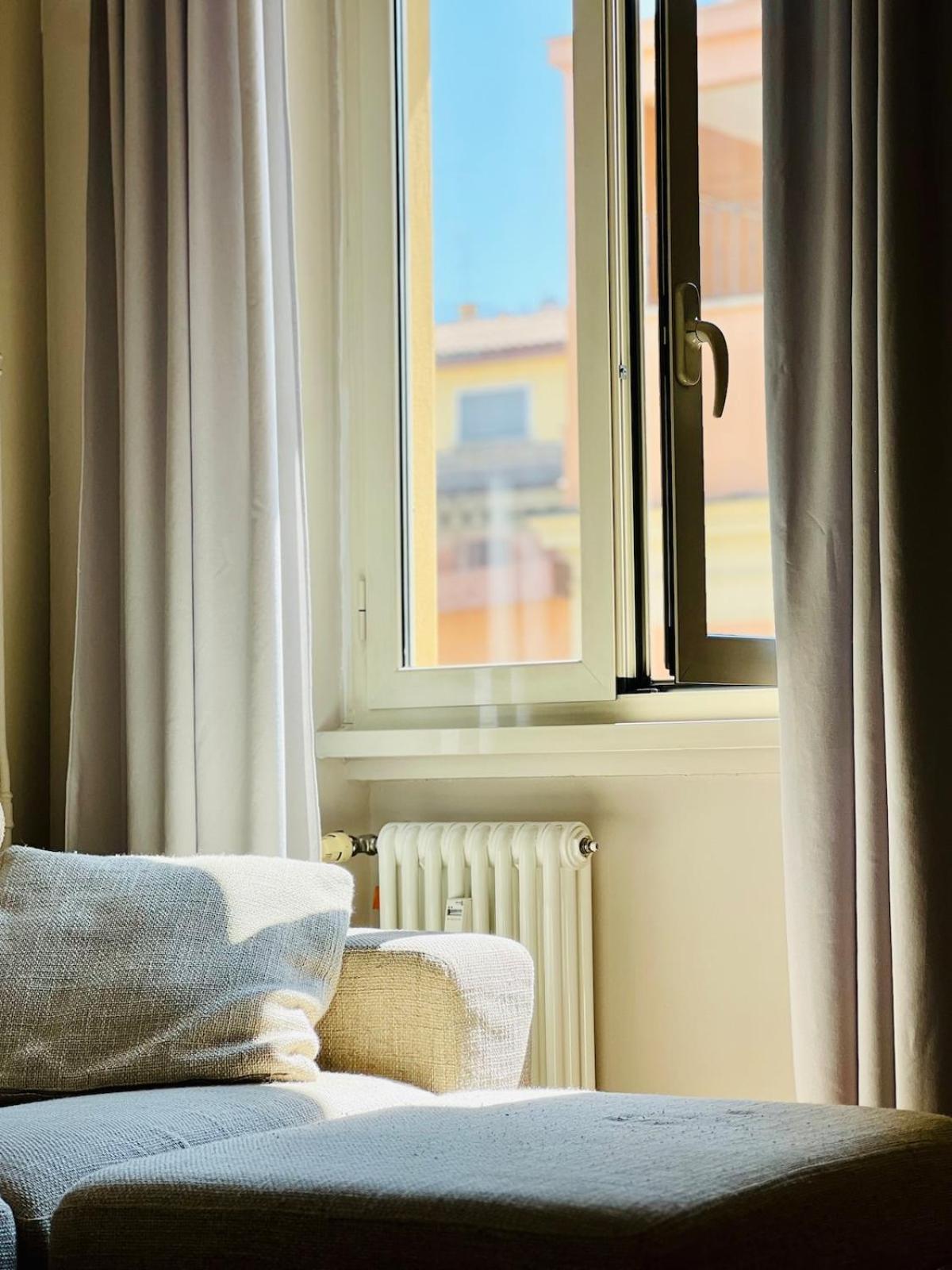 Cosy Sunny Coppede Balcony And Car Park *